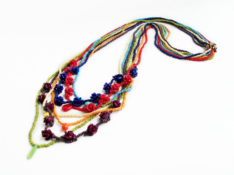 Multi-color necklace